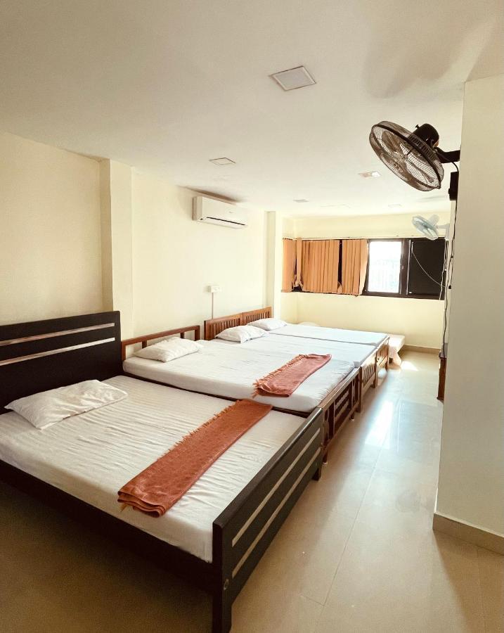 Lodge Omar Residency *