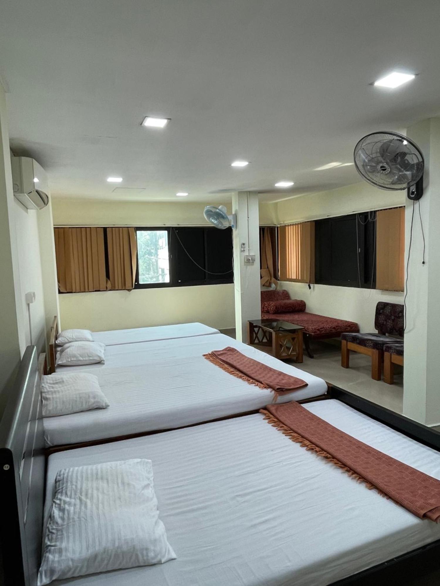 Omar Residency Lodge *